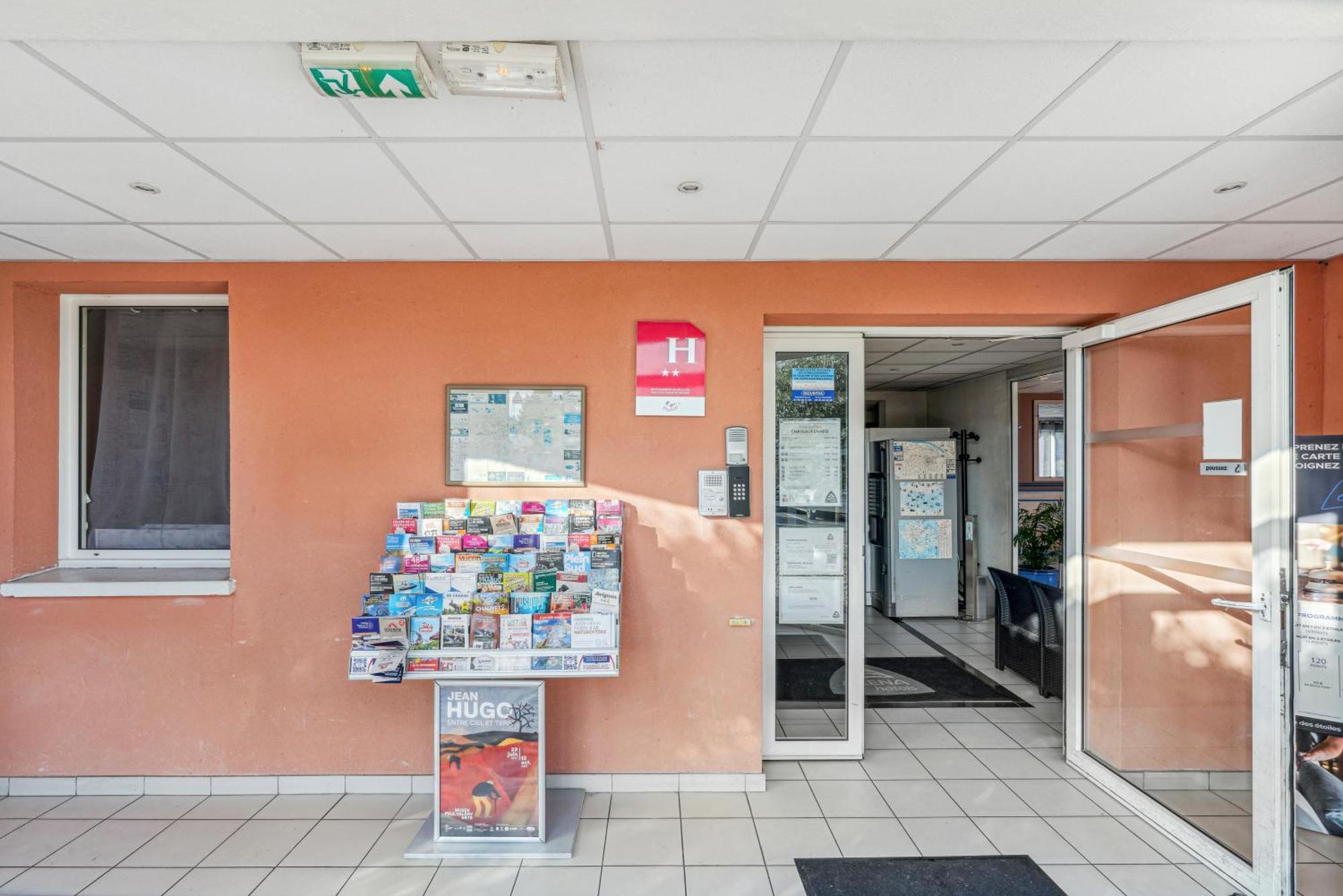 Hotel Akena Chateaurenard - Parc Des Expositions Avignon Exterior photo