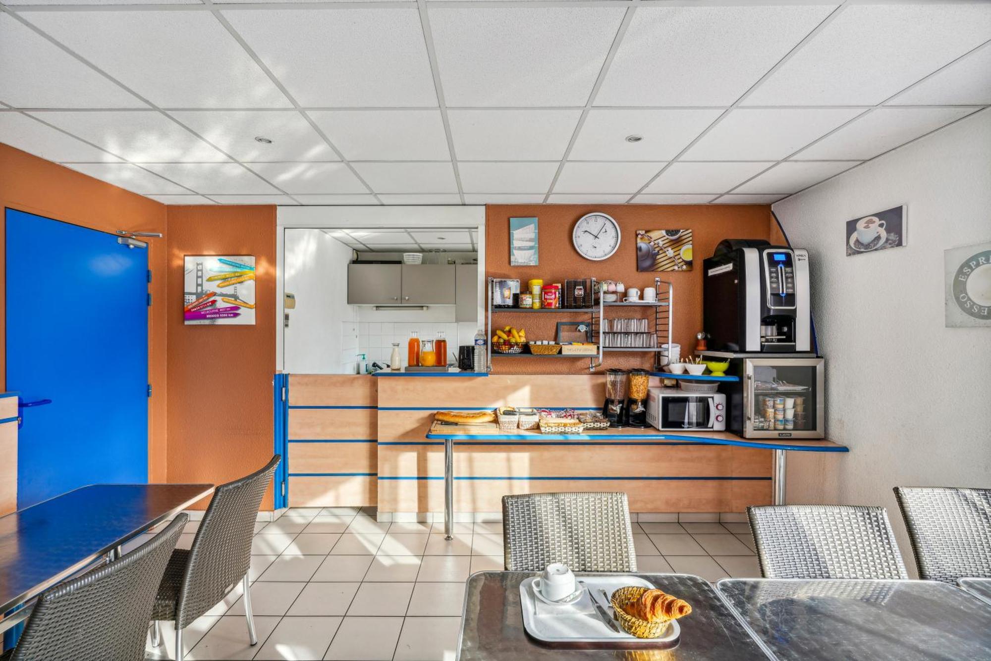 Hotel Akena Chateaurenard - Parc Des Expositions Avignon Exterior photo