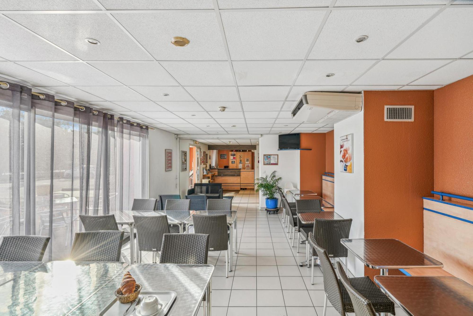 Hotel Akena Chateaurenard - Parc Des Expositions Avignon Exterior photo